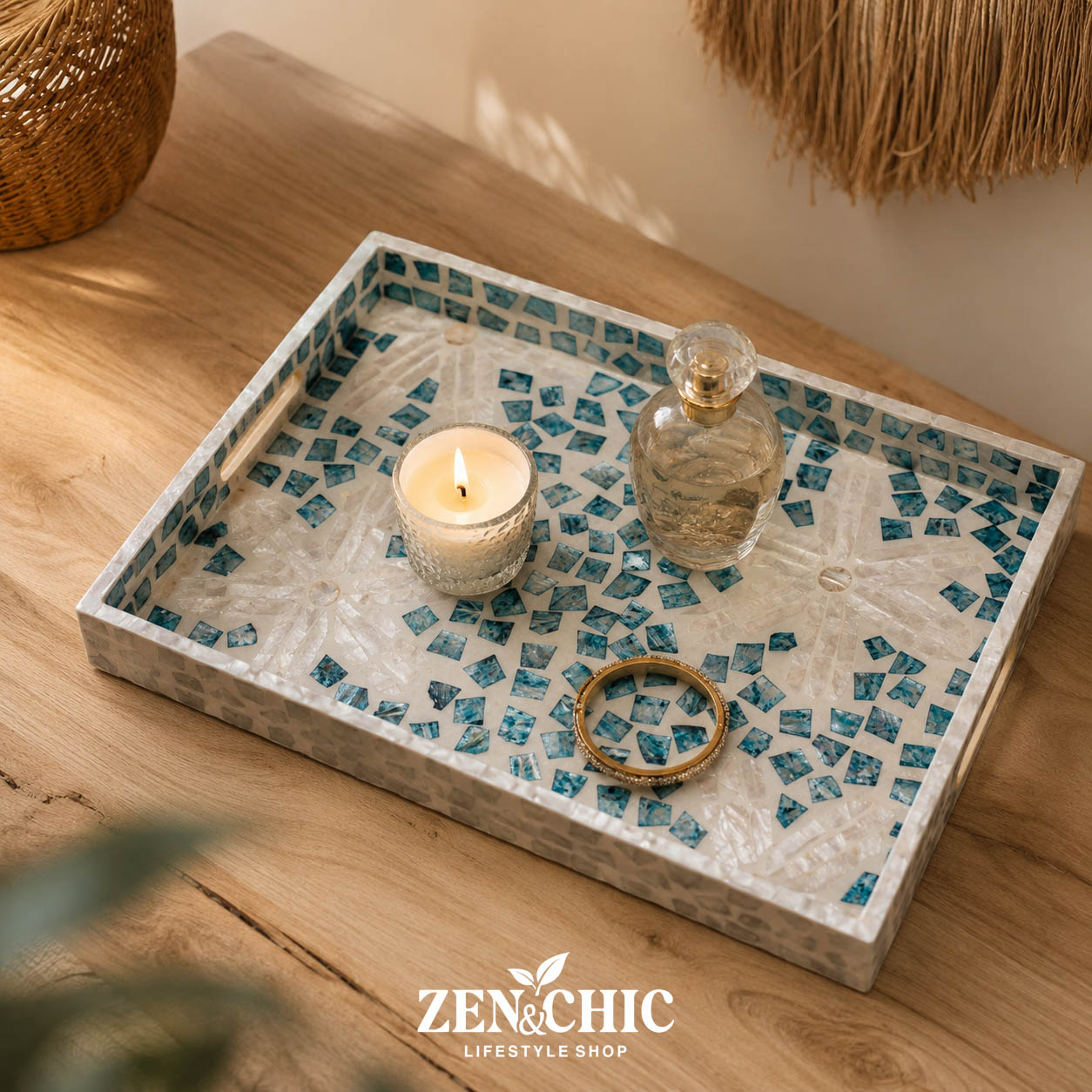Bandeja artesanal de nácar white con motivos azules - Zen&chic
