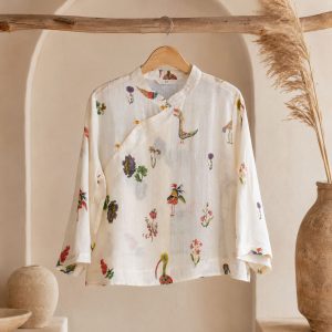 Blusa de Ramio Cruzada Estampada con Pájaros y Flores