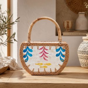 Bolso de Ratán con Mosaico de Nácar y Motivos Marinos