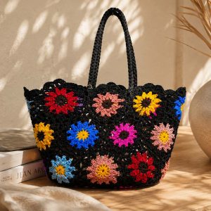 Bolso de Crochet Negro con Flores Multicolor – Estilo Boho