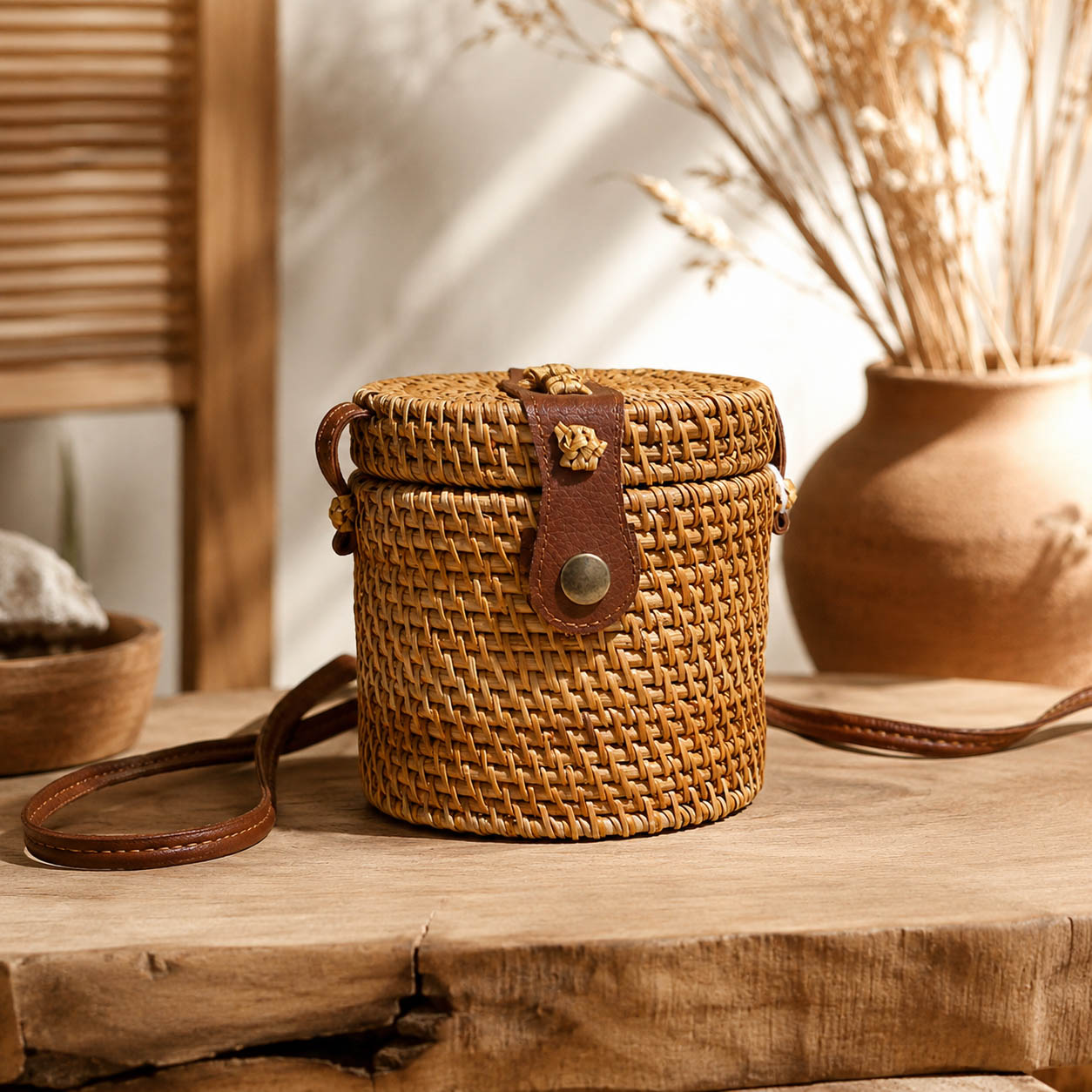 Bolso redondo de ratán con tapa y correa marrón - Zen&chic-5