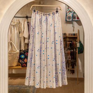 Falda Larga Boho de Ramio Crudo con Estampado Azul y Lavanda